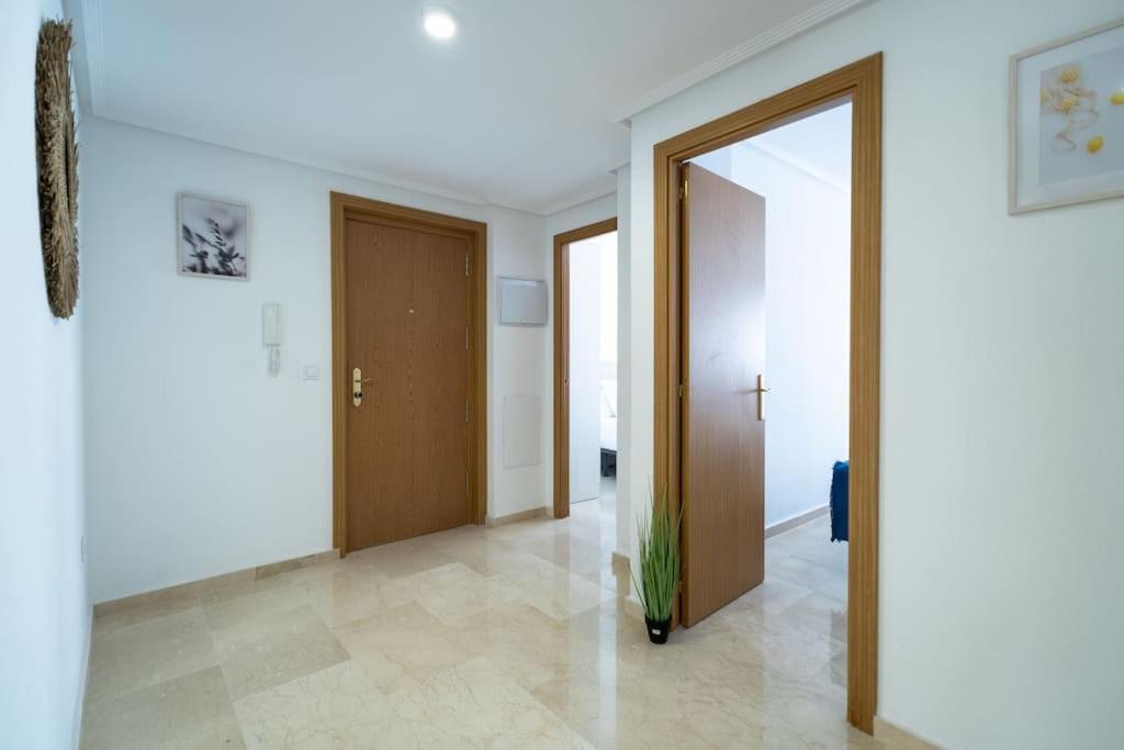 Amplio Apartamento 2 Dormitorios Cerca De La Playa Alicante Eksteriør billede