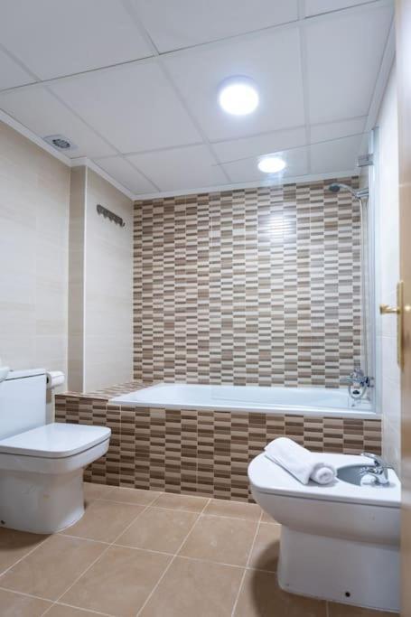 Amplio Apartamento 2 Dormitorios Cerca De La Playa Alicante Eksteriør billede