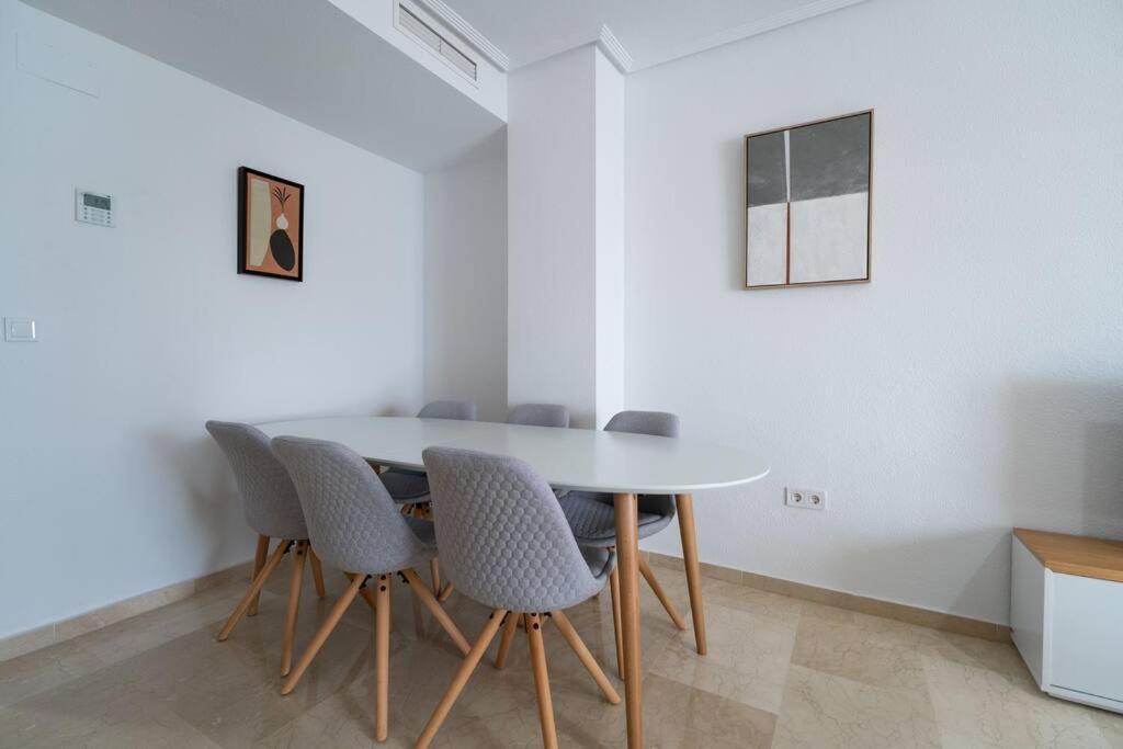 Amplio Apartamento 2 Dormitorios Cerca De La Playa Alicante Eksteriør billede